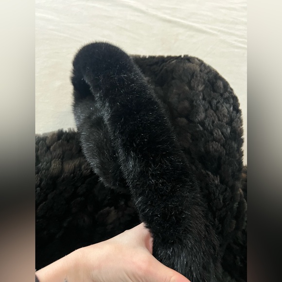 Medium Gallery Women’s Faux fur Jacket EUC - Picture 10 of 13